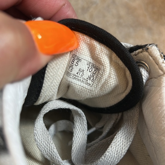 Vans - Picture 5 of 5